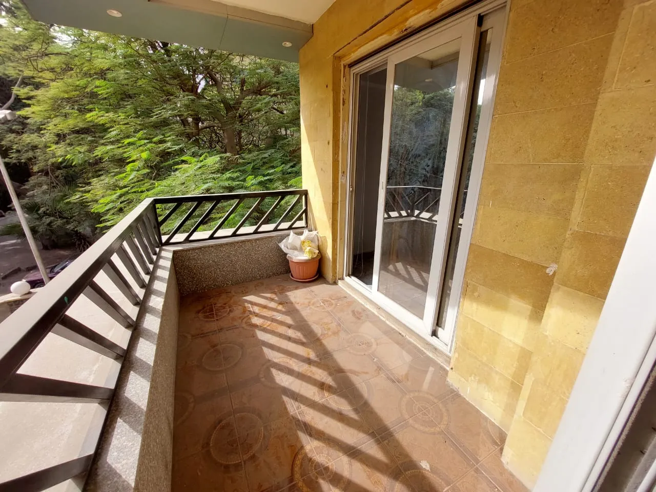 Administrative Villa With Garden For Rent In Sarayat Maadi