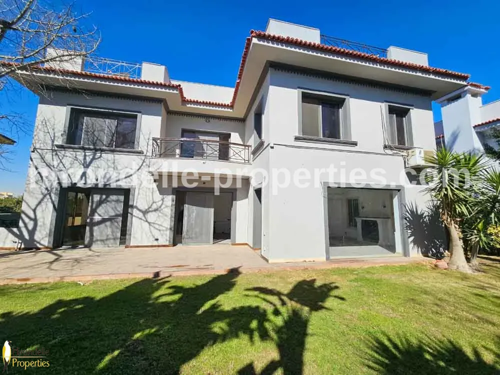 Villa With Private Garden For Rent In Katameya Heights